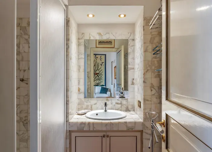 The Charming House - Pantheon Apartment