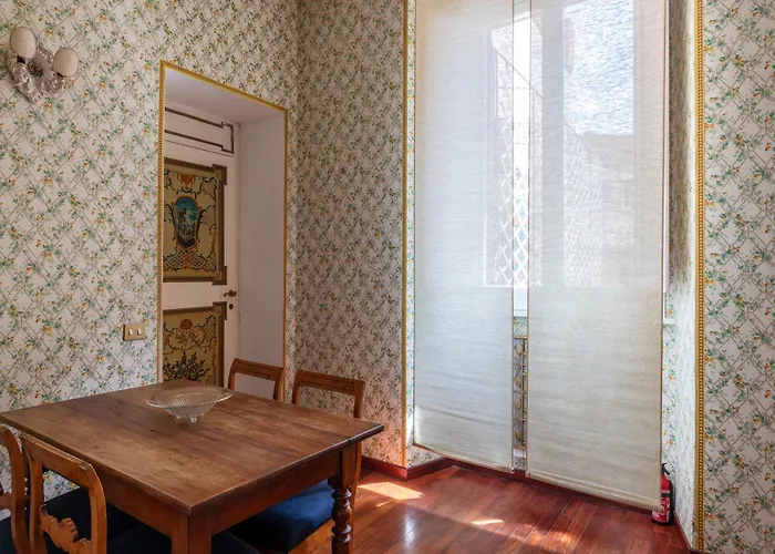 The Charming House - Pantheon Apartment